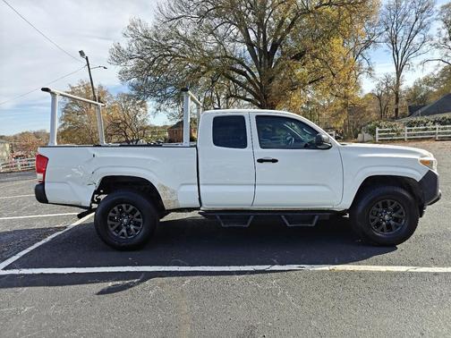 2016 Toyota Tacoma SR5