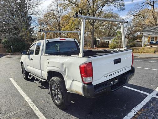 2016 Toyota Tacoma SR5