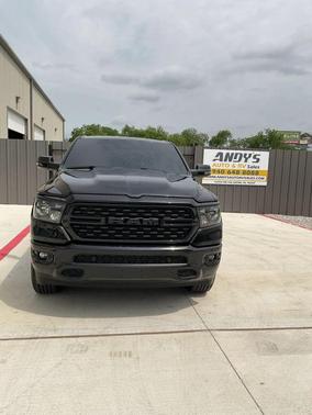 Diamond Black Crystal Pearlcoat 2023 RAM 1500 Big Horn/Lone Star