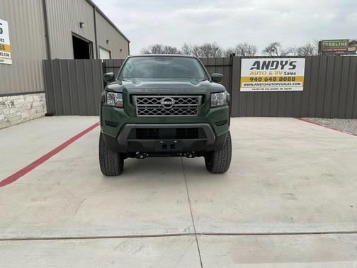 2022 Nissan Frontier SV