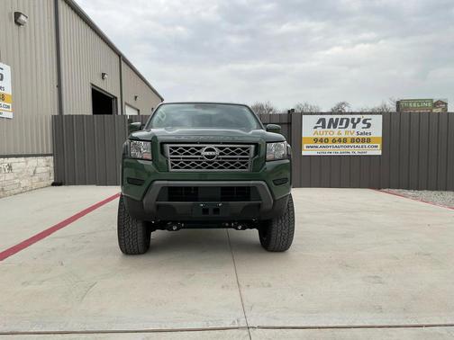 2022 Nissan Frontier SV