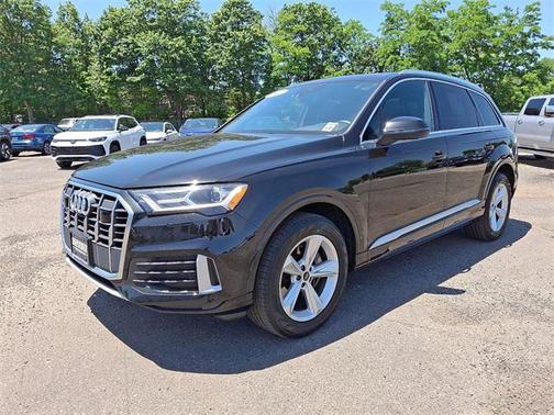 2022 Audi Q7 45 Premium Plus