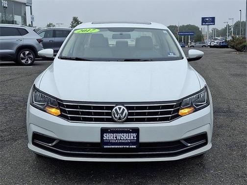 2017 Volkswagen Passat 1.8T SE