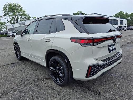 2025 Volkswagen Tiguan 2.0T SE R-Line Black
