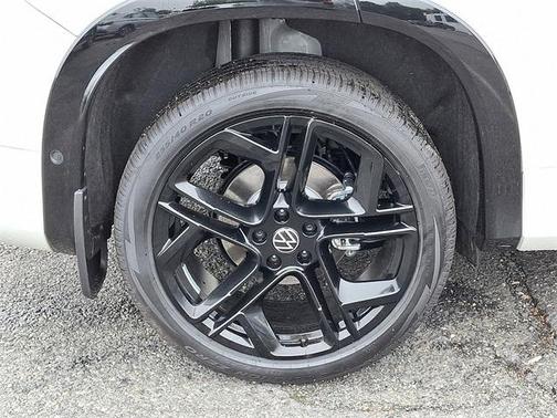 2025 Volkswagen Tiguan 2.0T SE R-Line Black