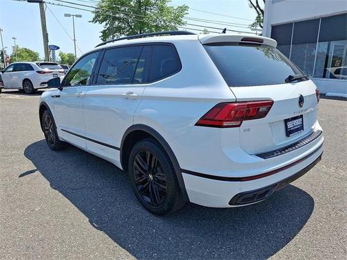 2022 Volkswagen Tiguan 2.0T SE R-Line Black