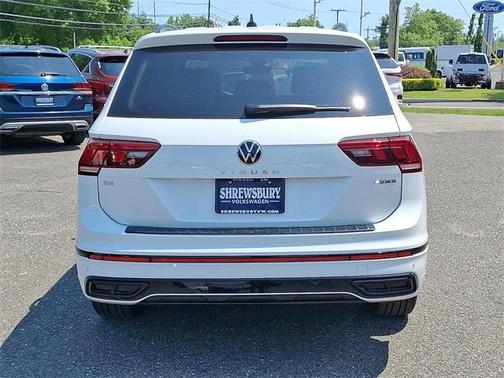 2022 Volkswagen Tiguan 2.0T SE R-Line Black