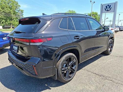 2025 Volkswagen Tiguan 2.0T SE R-Line Black
