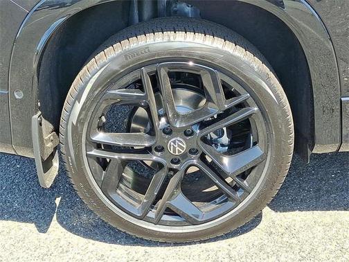 2025 Volkswagen Tiguan 2.0T SE R-Line Black