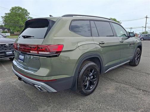 2025 Volkswagen Atlas 2.0T SE