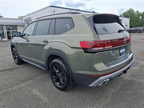 2025 Volkswagen Atlas 2.0T SE