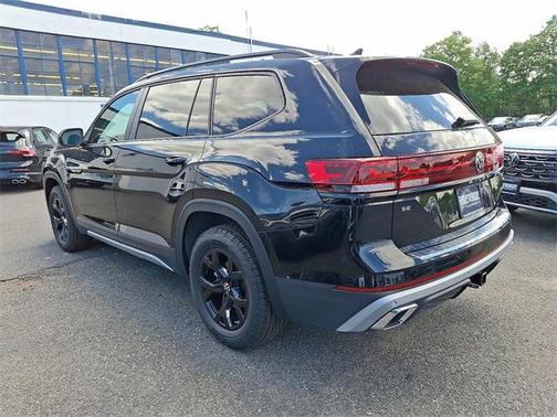 2025 Volkswagen Atlas 2.0T SE