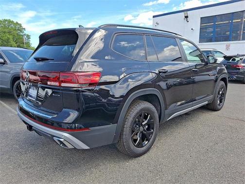2025 Volkswagen Atlas 2.0T SE