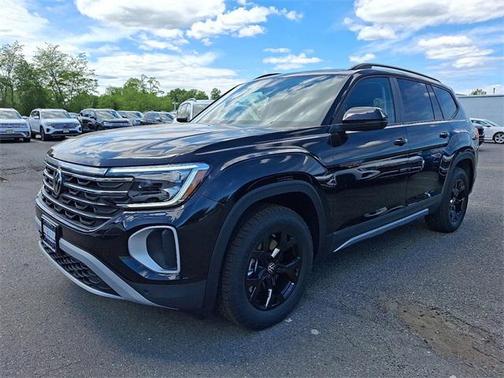 2025 Volkswagen Atlas 2.0T SE