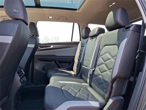 2025 Volkswagen Atlas 2.0T SE
