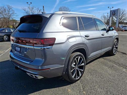 2025 Volkswagen Atlas 2.0T SEL