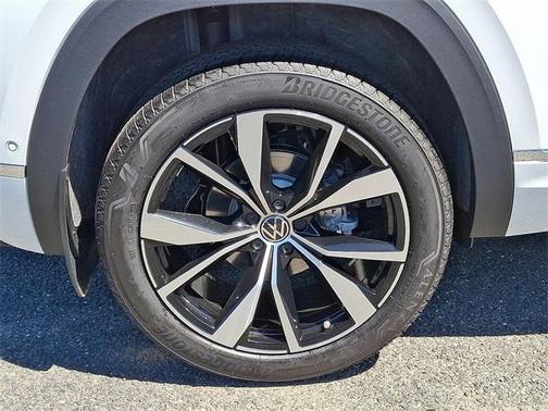2025 Volkswagen Atlas Cross Sport 2.0T SEL Premium
