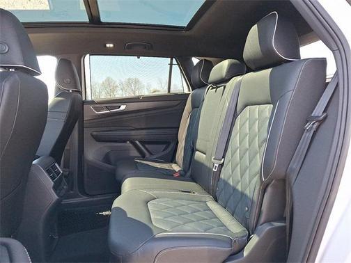 2025 Volkswagen Atlas Cross Sport 2.0T SEL Premium