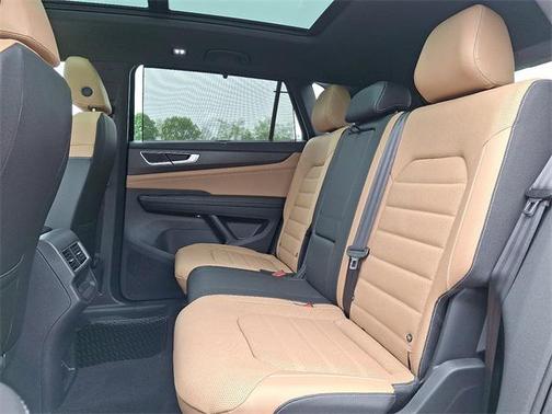 2025 Volkswagen Atlas Cross Sport 2.0T SEL