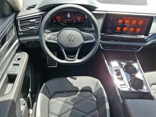 2025 Volkswagen Atlas 2.0T SE
