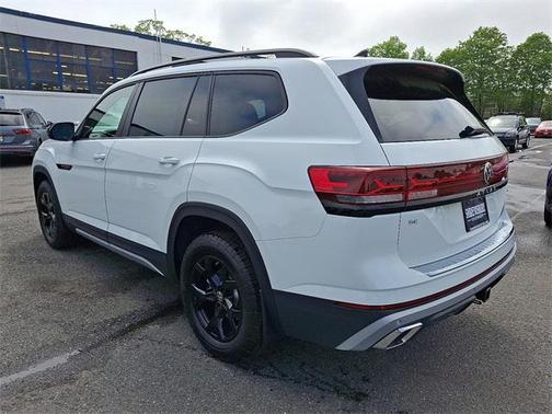 2025 Volkswagen Atlas 2.0T SE
