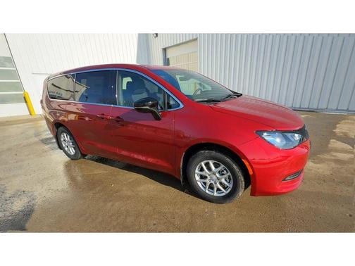 2026 Chrysler Voyager LX