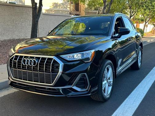 2022 Audi Q3 45 S line Premium