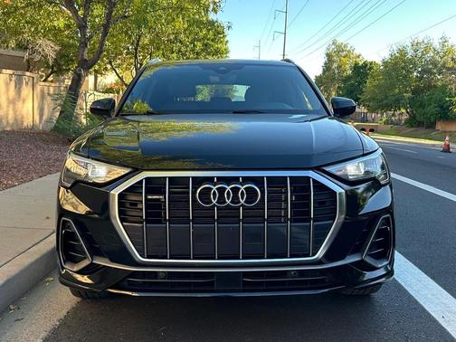 2022 Audi Q3 45 S line Premium