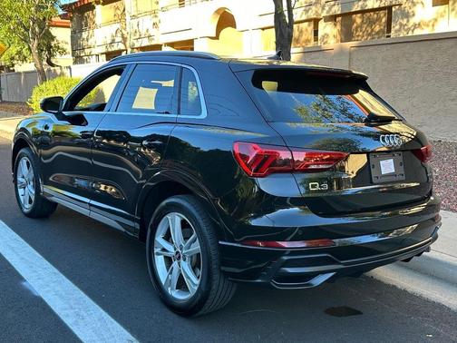 2022 Audi Q3 45 S line Premium