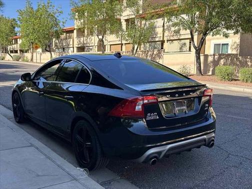 2017 Volvo S60 T6 R-Design Platinum