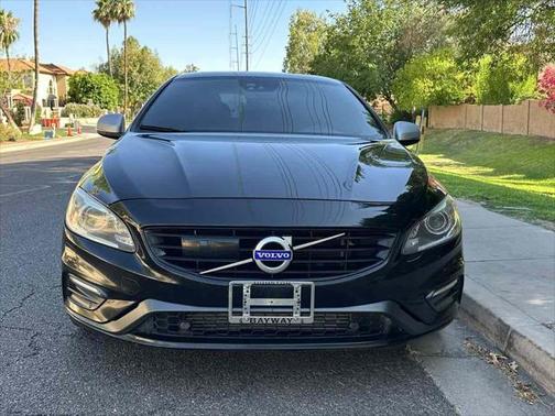2017 Volvo S60 T6 R-Design Platinum