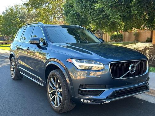 2018 Volvo XC90 T5 Momentum