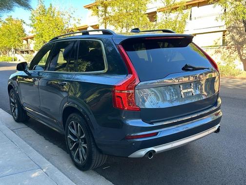 2018 Volvo XC90 T5 Momentum