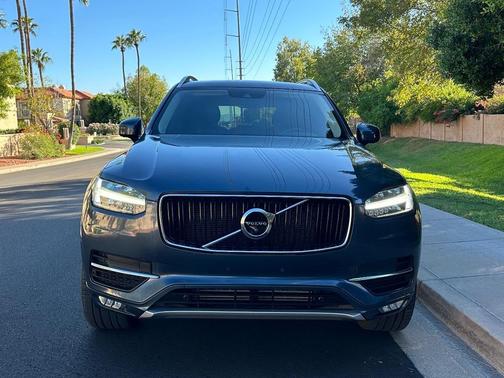 2018 Volvo XC90 T5 Momentum
