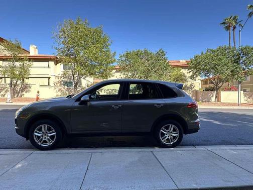 2016 Porsche Cayenne Cayenne