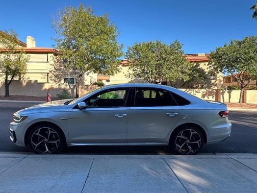2020 Volkswagen Passat 2.0T R-Line