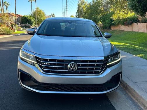 2020 Volkswagen Passat 2.0T R-Line