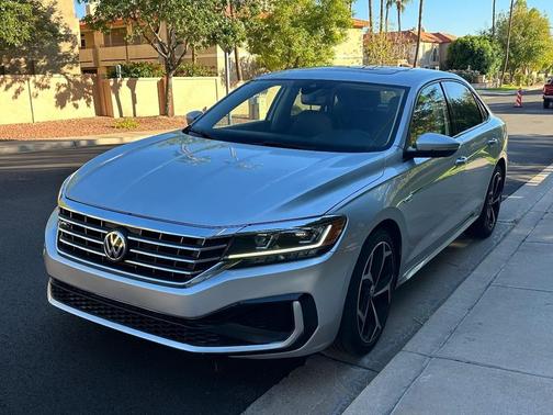 2020 Volkswagen Passat 2.0T R-Line