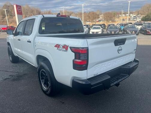 2024 Nissan Frontier S