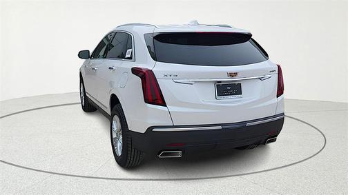 2026 Cadillac XT5 Luxury
