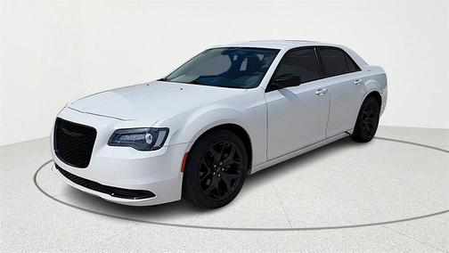 2023 Chrysler 300 Touring