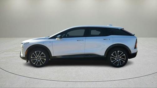2025 Cadillac OPTIQ Luxury 2 AWD