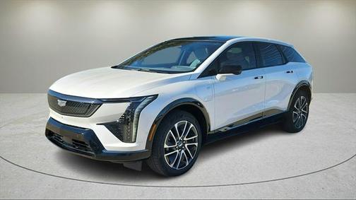 2025 Cadillac OPTIQ Luxury 2 AWD