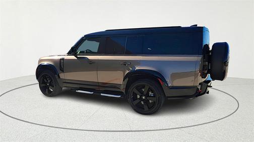 2023 Land Rover Defender 130 X-Dynamic SE