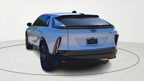 Vibrant White Tricoat 2026 Cadillac LYRIQ Premium Luxury