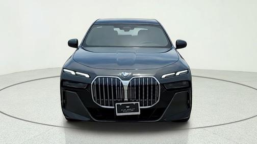 Dravit Grey Metallic 2023 BMW 740 i