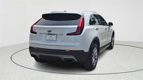2022 Cadillac XT4 Premium Luxury