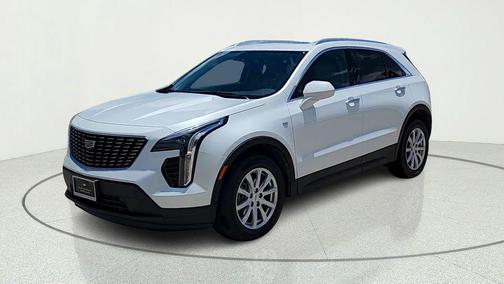 Crystal White Tricoat 2023 Cadillac XT4 Luxury