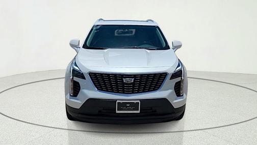 Crystal White Tricoat 2023 Cadillac XT4 Luxury