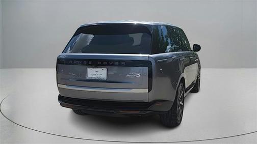 2025 Land Rover Range Rover P615 SV